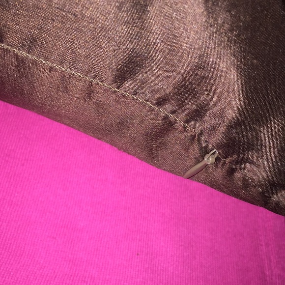 🆕 Chocolate Brown Silk Accent Pilllow - Picture 3 of 7